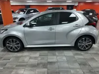 Nuevo Toyota Yaris Plus 116 CV (85 kW) 2025 Gris Utilitario