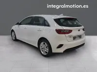 Usado Kia Ceed 120 CV (88 kW) 2021 Blanco Utilitario