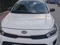 Usado Kia Rio Plus 84 CV (61 kW) 2017 Blanco Berlina