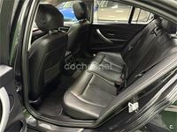 Begagnad BMW 320 Luxury Line 184 HK (135 kW) 2013 Svart Sedan