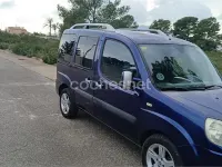 Usado Fiat Doblò Dynamic 105 CV (77 kW) 2009 Azul Monovolumen
