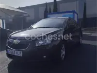 Usado Chevrolet Cruze LT 163 CV (119 kW) 2012 Negro Berlina