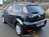 Usado Fiat Punto Pop 77 CV (56 kW) 2014 Negro Utilitario
