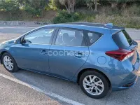 Usado Toyota Auris Active 116 CV (85 kW) 2016 Azul Berlina