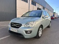 Usado Kia Carens Active 140 CV (102 kW) 2008 Gris / plata Monovolumen