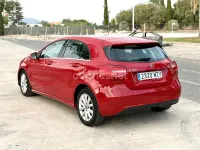 Usado Mercedes A180 Urban 109 CV (80 kW) 2013 Rojo Utilitario