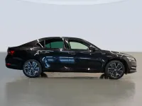 Usado Skoda Superb SportLine 218 CV (160 kW) 2025 Negro Berlina