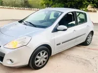 Usado Renault Clio II 85 CV (62 kW) 2009 Gris / plata Berlina