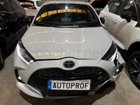 Usado Toyota Yaris Hybrid Sport 116 CV (85 kW) 2022 Gris / plata Berlina