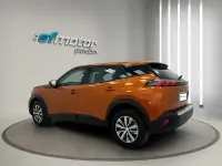 Usado Peugeot 2008 Active 110 CV (80 kW) 2021 Naranja SUV