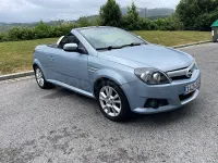 Usado Opel Tigra Sport 90 CV (66 kW) 2005 Azul Descapotable