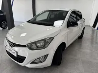 Usado Hyundai i20 84 CV (61 kW) 2014 Blanco Utilitario