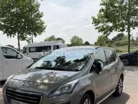 Usado Peugeot 3008 Style 115 CV (84 kW) 2015 Beige Familiar