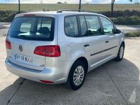 Usado VW Touran Advance 105 CV (77 kW) 2011 Gris / plata Monovolumen