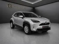 Usado Toyota Yaris Cross Active 116 CV (85 kW) 2024 Gris / plata SUV