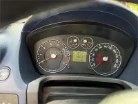 Usado Ford Fiesta Trend 80 CV (58 kW) 2007 Gris / plata Utilitario