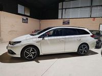 Usado Toyota Auris Hybrid Business Edition 136 CV (100 kW) 2018 Blanco Familiar
