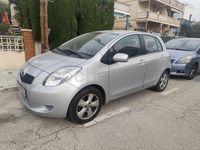 Usado Toyota Yaris Luna 87 CV (63 kW) 2006 Gris / plata Berlina