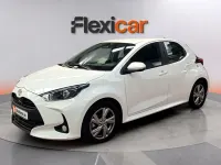 Usado Toyota Yaris Hybrid Active 116 CV (85 kW) 2025 Blanco Berlina