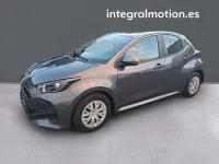 Usado Toyota Yaris Business Edition 116 CV (85 kW) 2021 Gris Utilitario