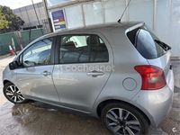 Usado Toyota Yaris Luna 65 CV (47 kW) 2006 Gris / plata Berlina