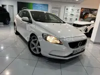 Usado Volvo V40 Momentum 190 HP (139 kW) 2017 Branco Sedan