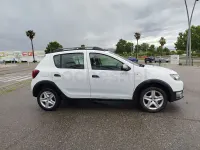 Usado Dacia Sandero Stepway 90 CV (66 kW) 2017 Blanco Berlina