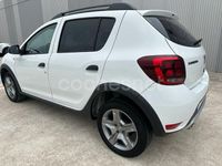 Usado Dacia Sandero Stepway 90 CV (66 kW) 2017 Blanco Utilitario