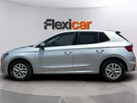Usado Skoda Fabia Selection 95 CV (69 kW) 2025 Gris Utilitario
