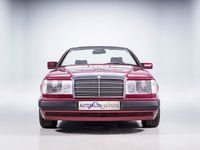 Usado Mercedes E300 220 CV (161 kW) 1993 Rojo Descapotable