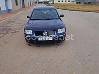 Usado VW Passat Highline 130 CV (95 kW) 2002 Azul Berlina