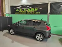 Usado Peugeot 3008 Premium 110 CV (80 kW) 2010 Negro Familiar