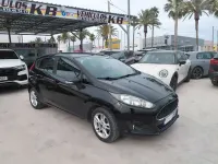 Usado Ford Fiesta Trend 82 CV (60 kW) 2016 Negro Utilitario