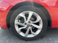 Usado Opel Corsa Selective 90 CV (66 kW) 2015 Rojo Utilitario