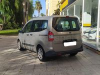 Usado Ford Tourneo Courier Ambiente 100 CV (73 kW) 2017 Beige Monovolumen