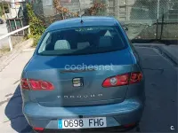 Usado Seat Cordoba Stylance 85 CV (62 kW) 2006 Azul Berlina