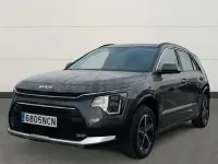 Usado Kia Niro 171 CV (125 kW) 2025 Gris / plata SUV