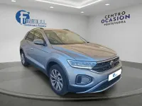 Usado VW T-Roc Life 150 CV (110 kW) 2023 Gris / plata SUV