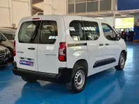 Usado Citroën Berlingo 102 CV (75 kW) 2024 Blanco Monovolumen