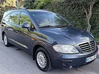 Usado SsangYong Rodius 165 CV (121 kW) 2010 Gris / plata Monovolumen