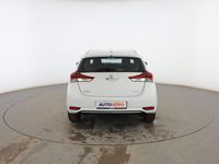 Usado Toyota Auris Active 115 CV (84 kW) 2015 Blanco Berlina