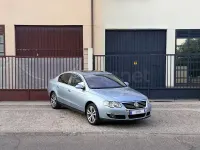 Usado VW Passat Highline 140 CV (102 kW) 2006 Azul Berlina