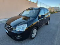 Usado Kia Carens 140 CV (102 kW) 2010 Negro Monovolumen