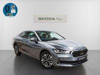 Usado Skoda Superb Selection 204 CV (150 kW) 2025 Gris / plata Berlina