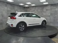 Usado Kia Niro 141 CV (103 kW) 2022 Blanco SUV