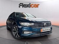 Usado VW Passat 122 CV (89 kW) 2023 Azul Familiar