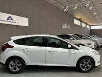 Usado Ford Focus 115 CV (84 kW) 2014 Blanco Berlina