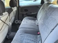 Usado Renault Laguna 115 CV (84 kW) 1998 Granate Berlina