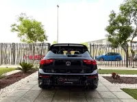 Usado VW Golf VIII R 333 CV (244 kW) 2024 Negro Berlina