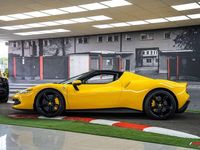 Usado Ferrari 296 831 CV (611 kW) 2024 Amarillo Coupe
